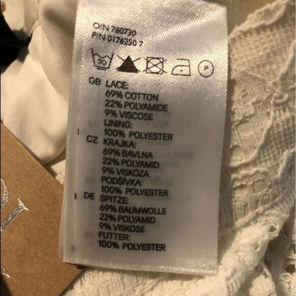 NWT H&M white lace mini skirt limited edition - Picture 8 of 9